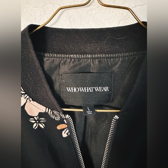Who What Wear Black and Floral Bomber Jacket - Picture 3 of 4